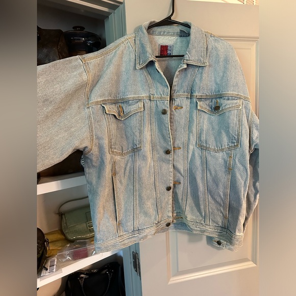 HANDPAINTED JOAN STUDWELL JACKET - Indy 500 - 1996 Vintage Denim Jacket - Picture 2 of 8